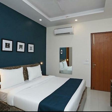 Hotel Galaxy Inn Gurgaon Esterno foto