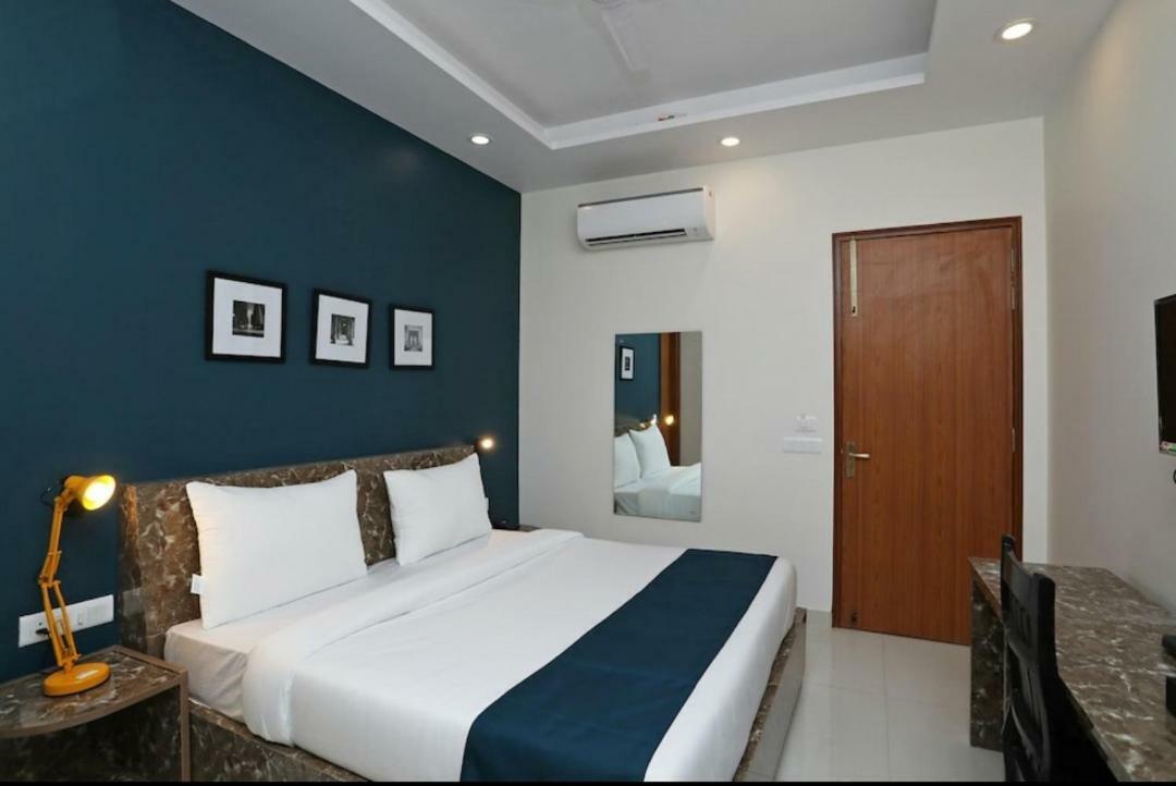 Hotel Galaxy Inn Gurgaon Esterno foto