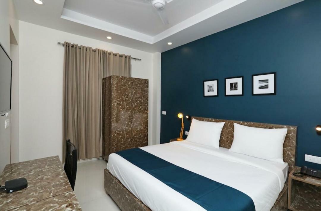 Hotel Galaxy Inn Gurgaon Esterno foto