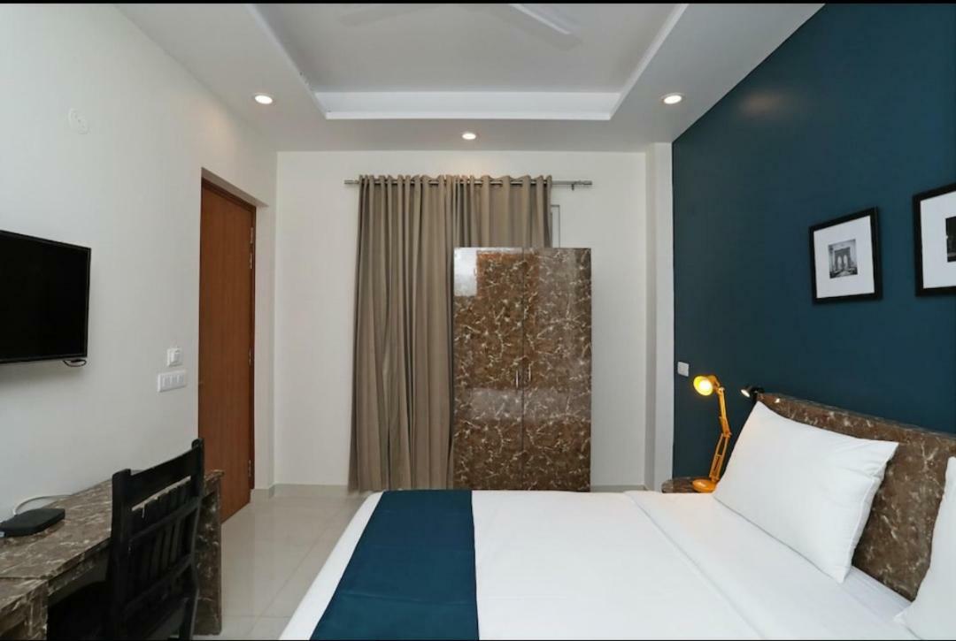 Hotel Galaxy Inn Gurgaon Esterno foto